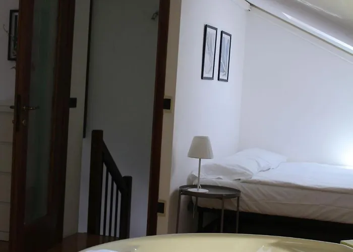 Hildegarda Pacengo Apartamento *